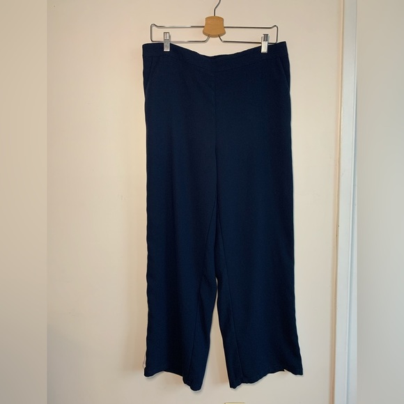 Wide leg trouser with side stripe - Picture 2 of 4